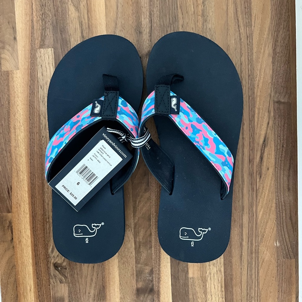 Vineyard vines youth flip flops sz 6